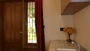 Double or Twin Room, Housekeeping | Individually decorated, individually furnished, iron/ironing board
