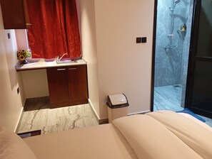 Double Room, Housekeeping | Individually decorated, individually furnished, iron/ironing board