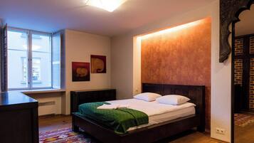 1 habitación, tabla de planchar con plancha, wifi y ropa de cama