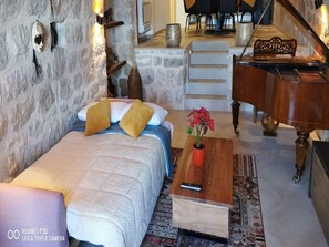 Ferros/tábuas de passar roupa, acesso à internet, roupa de cama