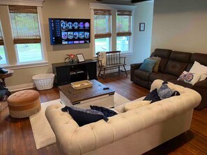 Living area - The Lovern House (Haleyville)