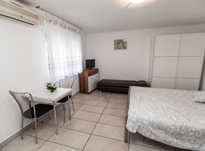 1 chambre, accès Internet, draps fournis
