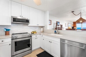 Condo, Multiple Beds (Keauhou Kona Surf & Racquet Club#1-10) | Private kitchen - Keauhou Kona Surf & Racquet Club#1-101 (Kailua-Kona)