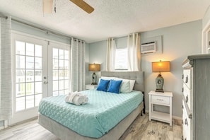 3 bedrooms, desk, iron/ironing board, Internet