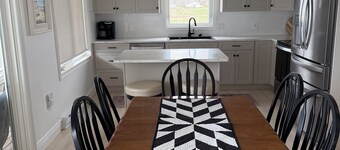 Beautiful Waterfront cottage in New London