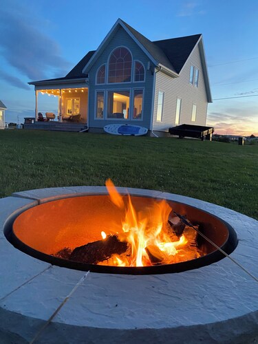 Beautiful Waterfront cottage in New London