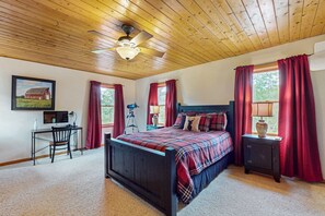 2 bedrooms, iron/ironing board, internet, bed sheets