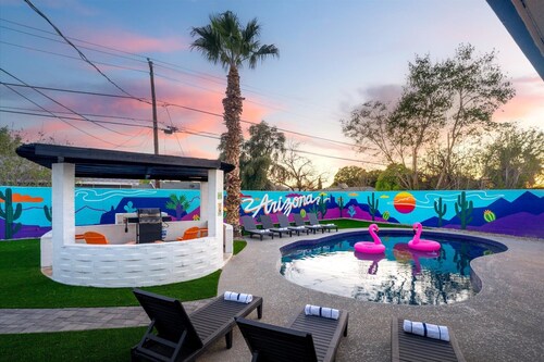 Poolside Paradise • Big Backyard • Arcade • Mural • Near ASU & Airport