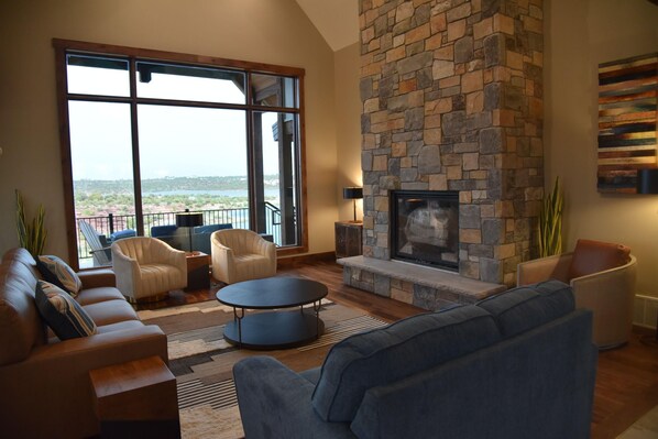 Smart TV, fireplace, table tennis