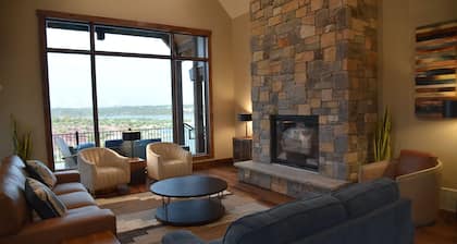 Spectacular and New Cliff Lake Lodge @ Six Lakes Resort