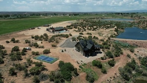 Exterior - Spectacular and New Cliff Lake Lodge @ Six Lakes Resort (Altamont)