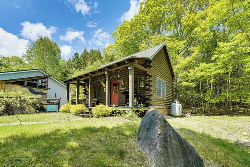 35 Mi to Acadia: Rustic Retreat in Orland!