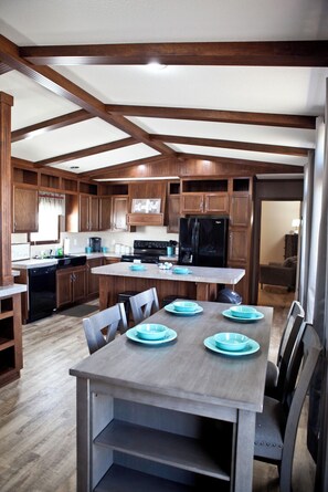 Dining - COZY CANTON GETAWAY 3 Bedroom/2 Bath Near Canton Lake With Extra Parking! (Canton)