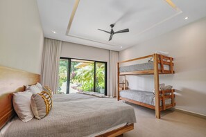 5 habitaciones, tabla de planchar con plancha, wifi y ropa de cama 