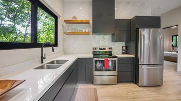 Micro-ondas, fogão, cooktop, lava-louças