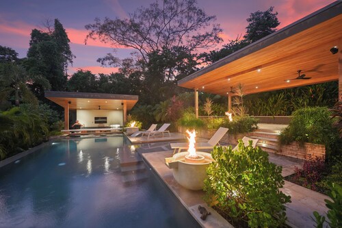 Playa Grande Luxury 5-bedroom estate with expansive saltwater pool/Golf Cart