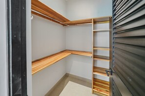 Interior - Playa Grande Luxury 5-bedroom estate with expansive saltwater pool/Golf Cart (Playa Grande)