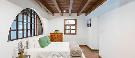 3 chambres, fer et planche à repasser, accès Internet, draps fournis