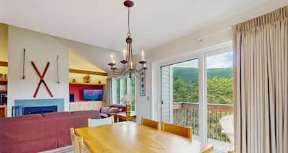 Ski-in/ski-out condo w/ balcony, mountain and valley views, pool, fireplace