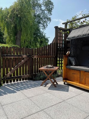 Terrace/patio - Cozy Hamptons-style vacation apartment with large terrace (Fehmarn)