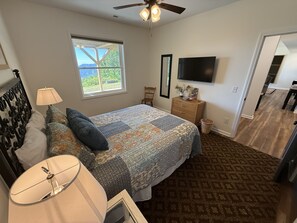1 bedroom, Internet, bed sheets - Stunning mountain view home in Little Switzerland away from it all (Little Switzerland)