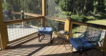 Stunning mountain view home in Little Switzerland with large viewing deck