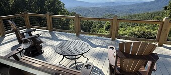 Stunning mountain view home in Little Switzerland with large viewing deck