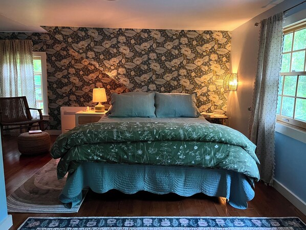 2 bedrooms, desk, free WiFi, bed sheets