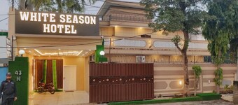 Hotel White Seasson managed by Zaheer Masih