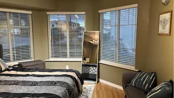 1 habitación, escritorio, tabla de planchar con plancha y wifi gratis