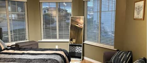 1 chambre, bureau, fer et planche à repasser, Wi-Fi gratuit