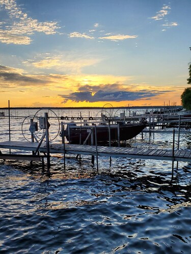 Cabin 9 - Cozy private studio cabin on the lakeshore