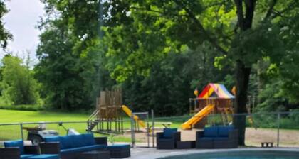 Cabin 5 - Modern Cabin with A/C and lake views - Fully handicap accessible