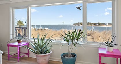 Reel Relaxation-Waterfront 3-bedroom house in Deal Island Historic District