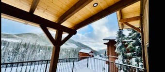 Apex Mountain - Boards `n` Blades Chalet