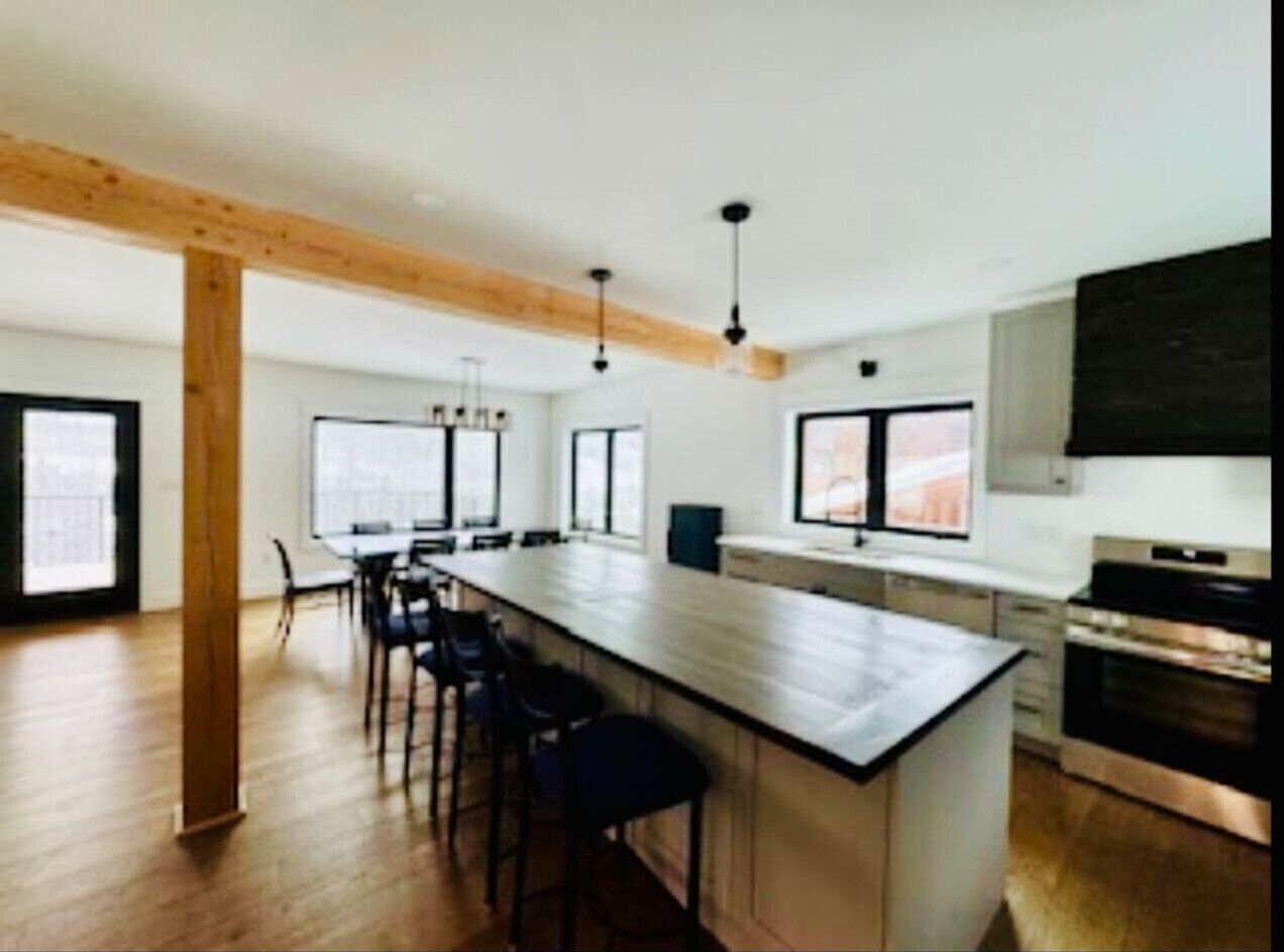 Réfrigérateur, micro-ondes, four, lave-vaisselle