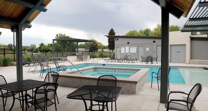 Modern & Spacious Townhome - 2 Bed, 2 Bath - Near CSU & Downtown in Fort Collins
