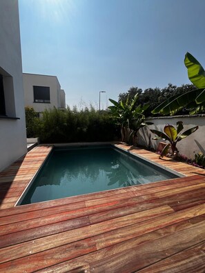 Outdoor pool, a heated pool - Villa des Bananiers (Baillargues)