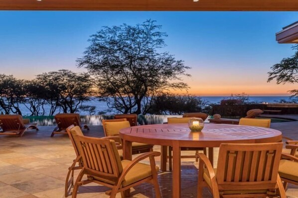 Outdoor dining
