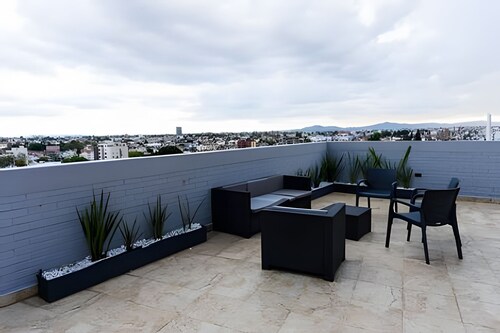 Arcarti 202 | Style, Comfort & Private Parking