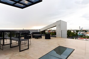 Outdoor dining - Arcarti 202 | Style, Comfort & Private Parking (Heroica Puebla de Zaragoza)