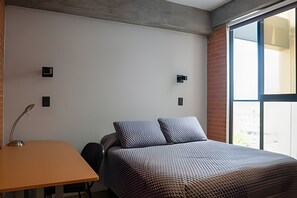 2 bedrooms, iron/ironing board, Internet, bed sheets