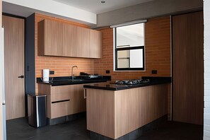 Fridge, microwave, oven, coffee/tea maker