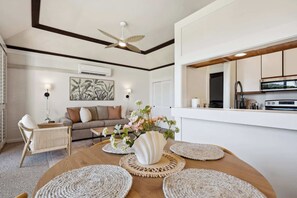 テレビ、書斎 / ワークスペース