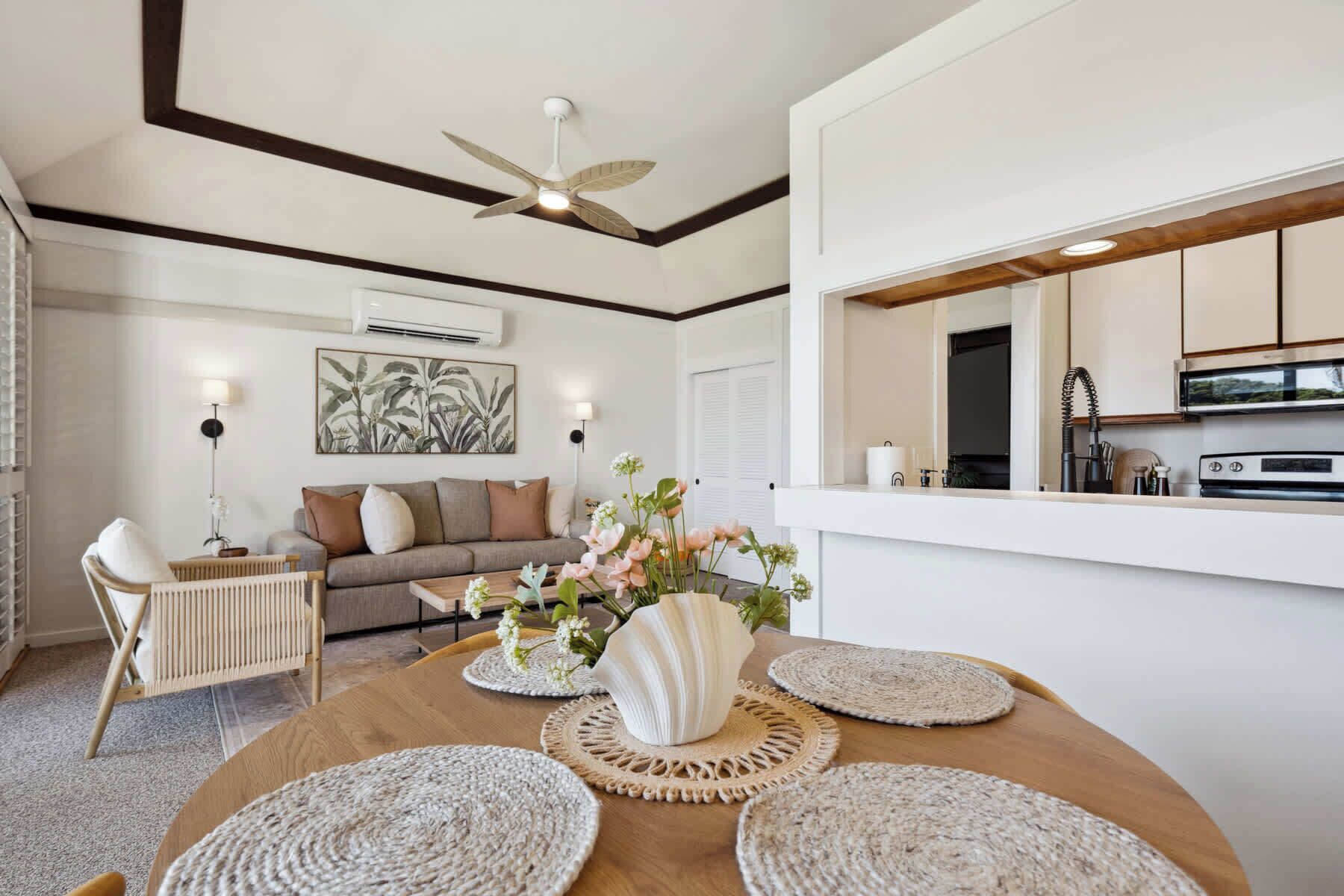 Televisión y oficina 