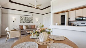 TV, offices - Poipu Paradise Retreat (Koloa)
