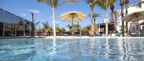 Piscine extérieure (ouverte en saison)