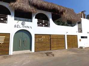 Exterior - To complete (El Paredon)