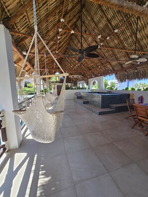 Outdoor dining - To complete (El Paredon)