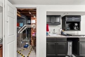 Fridge, microwave, stovetop, paper towels - 1 Bedroom Basement Apartment Across from Reed College Campus (Portland)